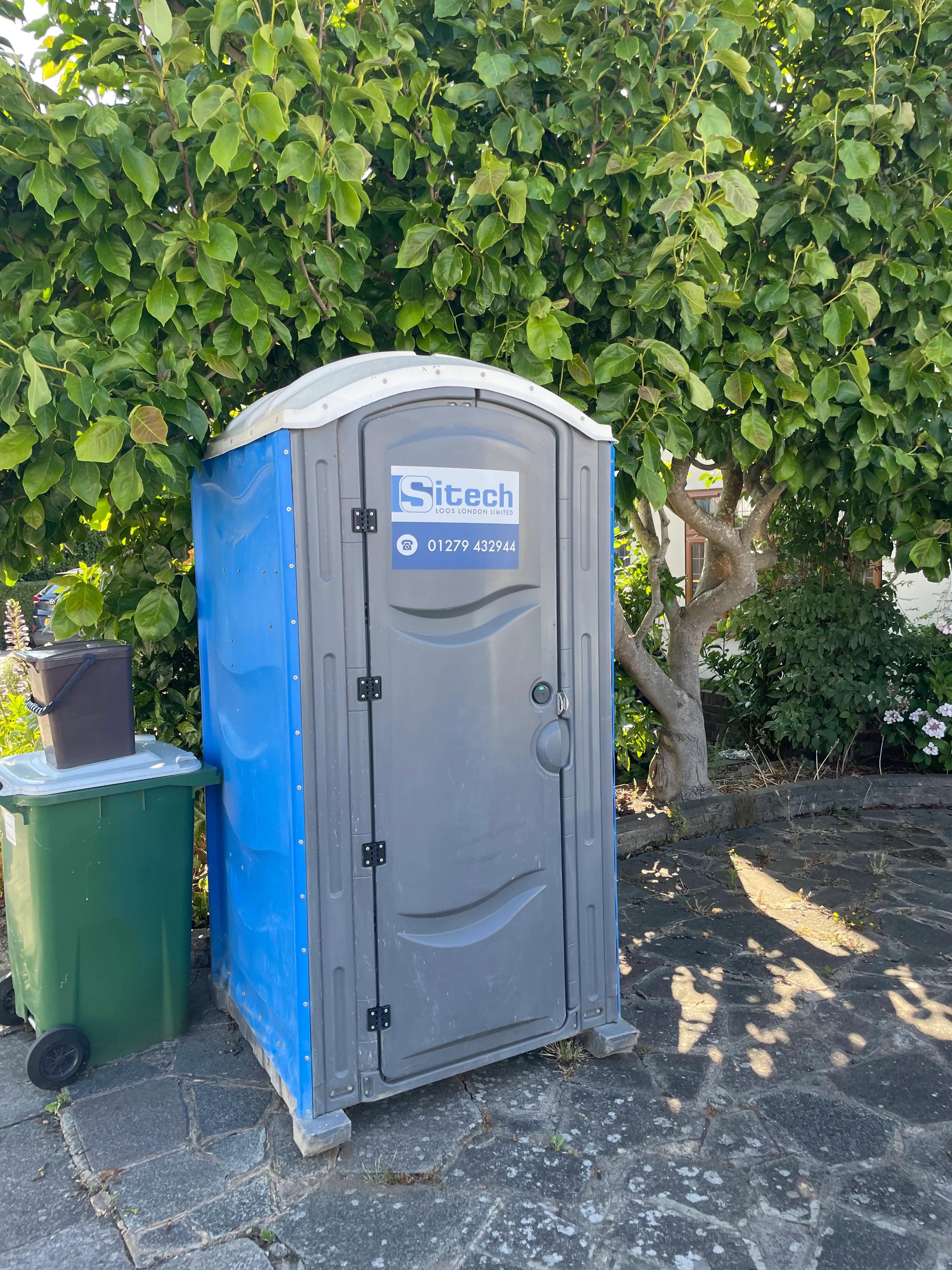 Portable toilet hire services in Surrey