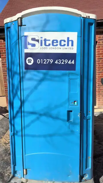No need to moan… when you hire a Sitech Throne🚽

Weekly servicing included as standard.  
Clean, compliant, and looked 